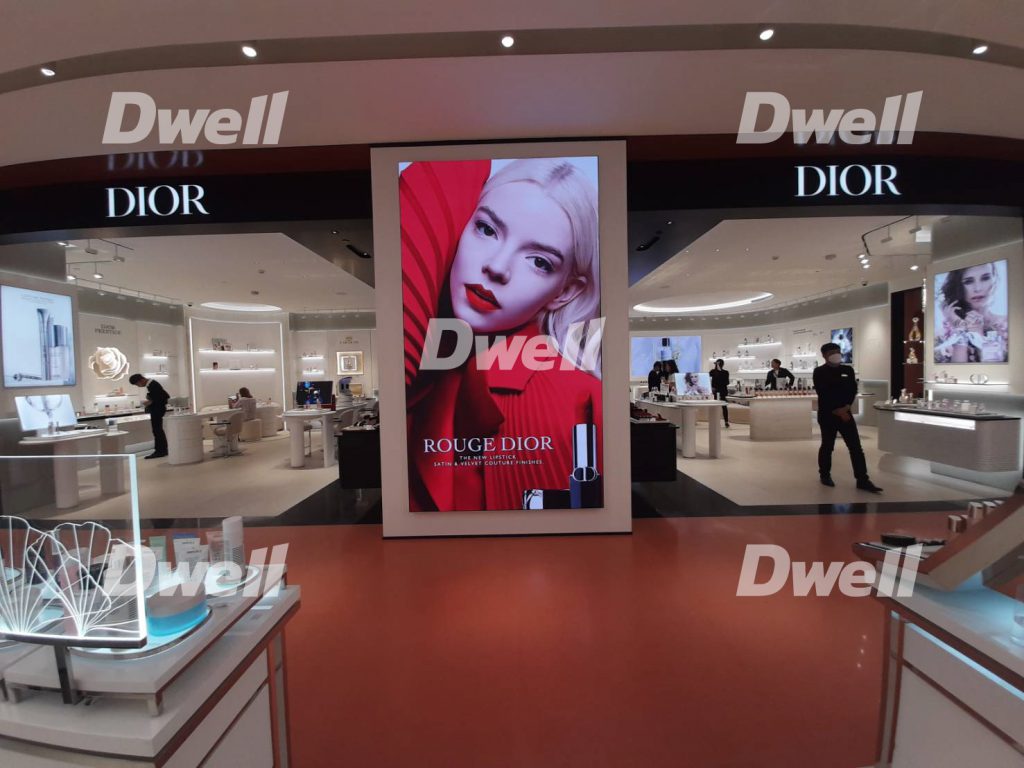 LED DISPLAY Dior Central Chidlom