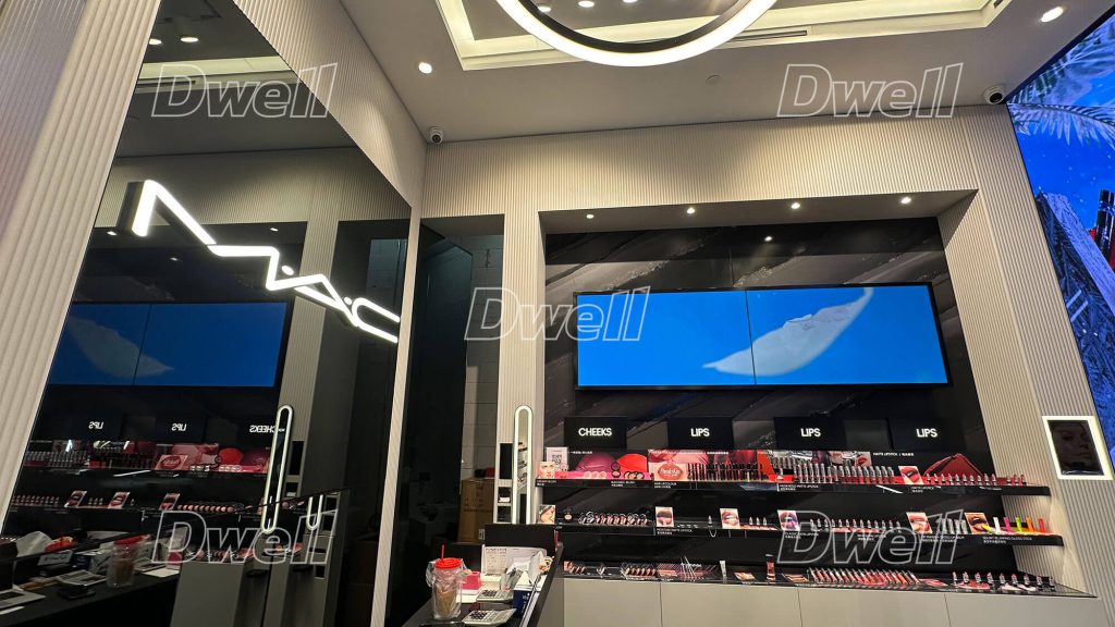 Mac Cosmetic VDO wall 55